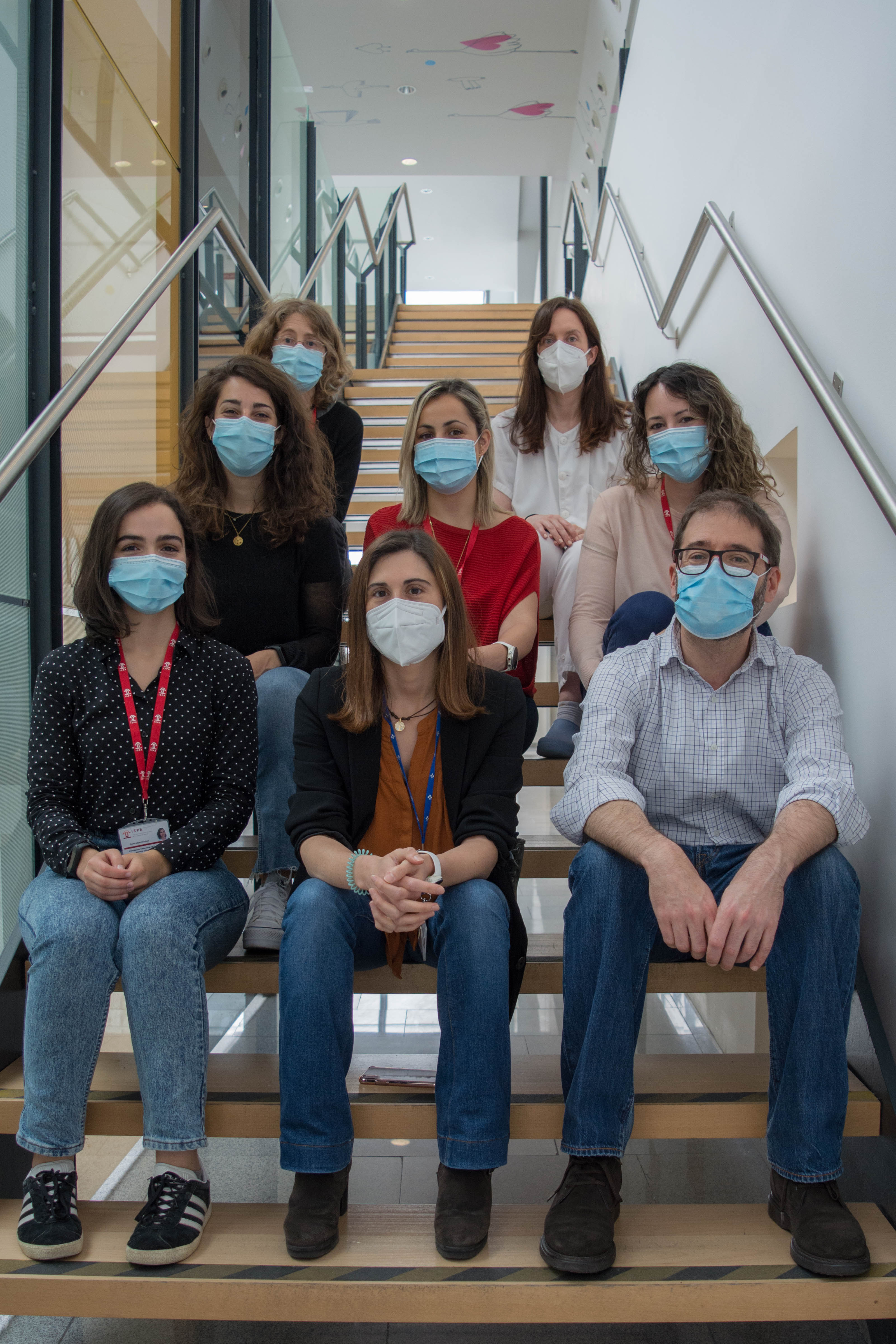 Describen los mecanismos por los que la ventilación mecánica puede estimular las células tumorales en cáncer de pulmón y favorecer las metástasis