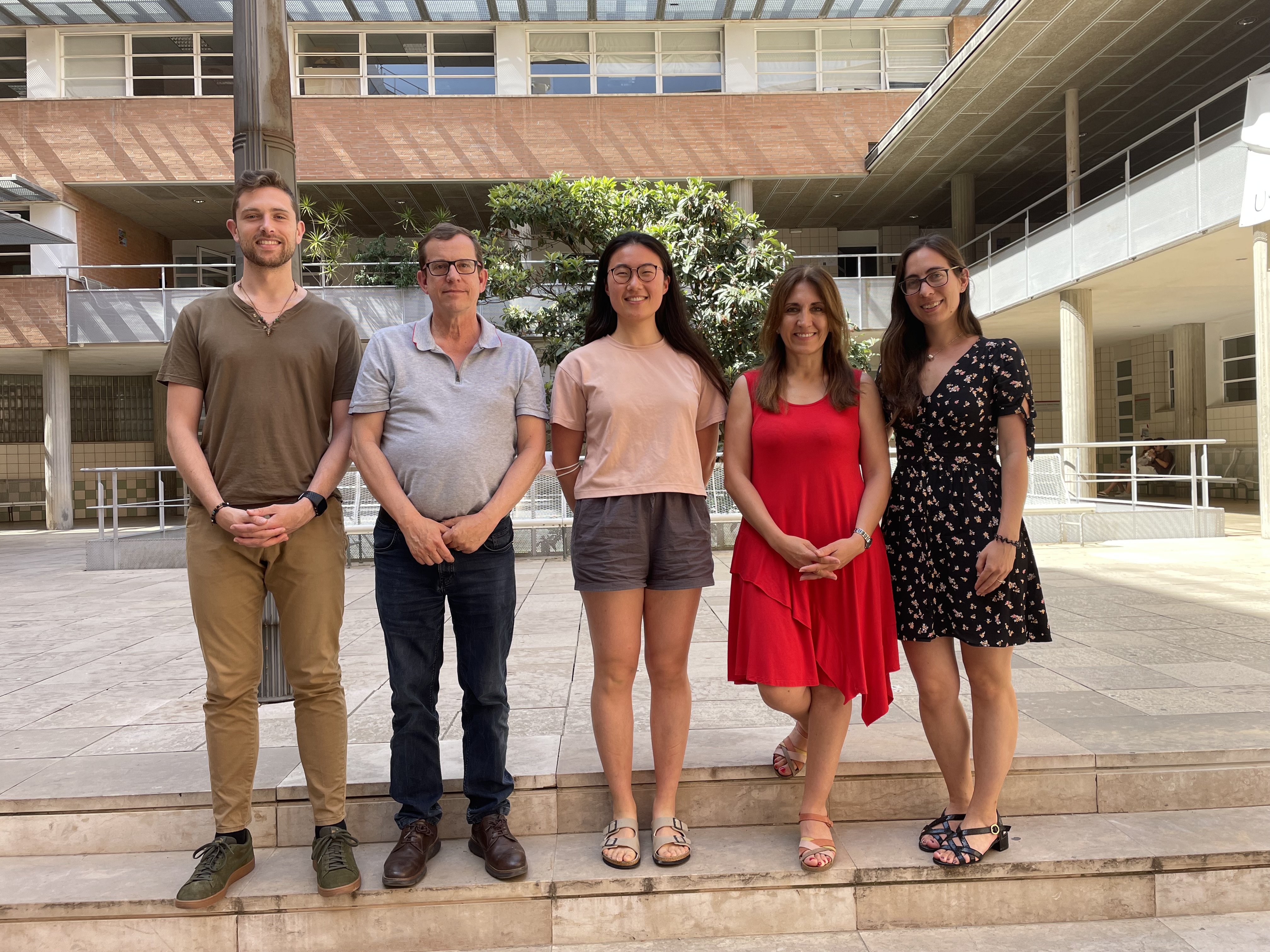 Asocian el consumo de leche entera con el deterioro cognitivo en personas mayores