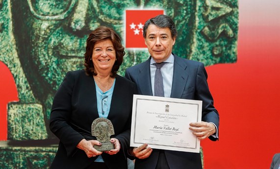 La Comunidad de Madrid reconoce la carrera científica de la investigadora María Vallet Regí
