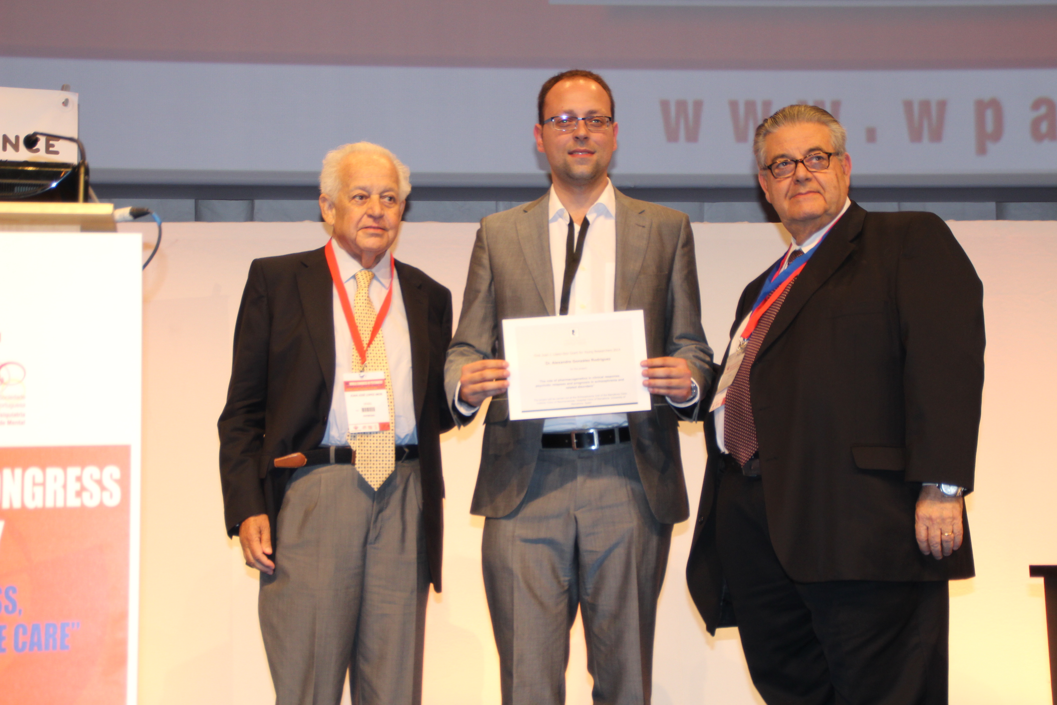 Alexandre González-Rodríguez, premio "Juan José López Ibor Foundation Grant for Young Researchers 2014"