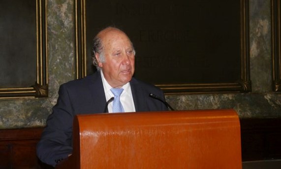 Julio San Román, investido Doctor Honoris Causa por la Universidad de La Habana