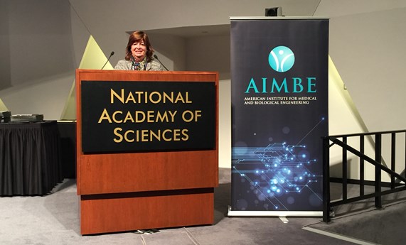 María Vallet toma posesión como Fellow del AIMBE